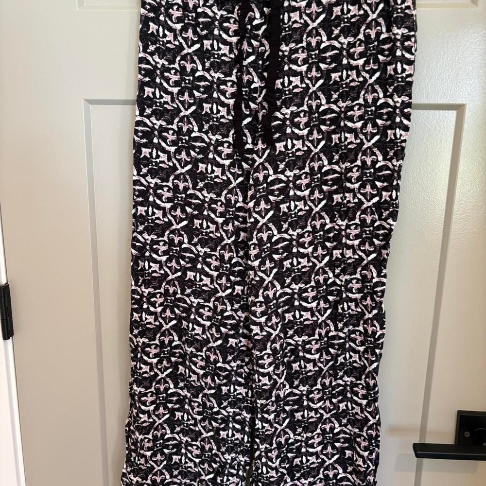 Cynthia Rowley Black, White, and Mauve Resort Pants-Size Small